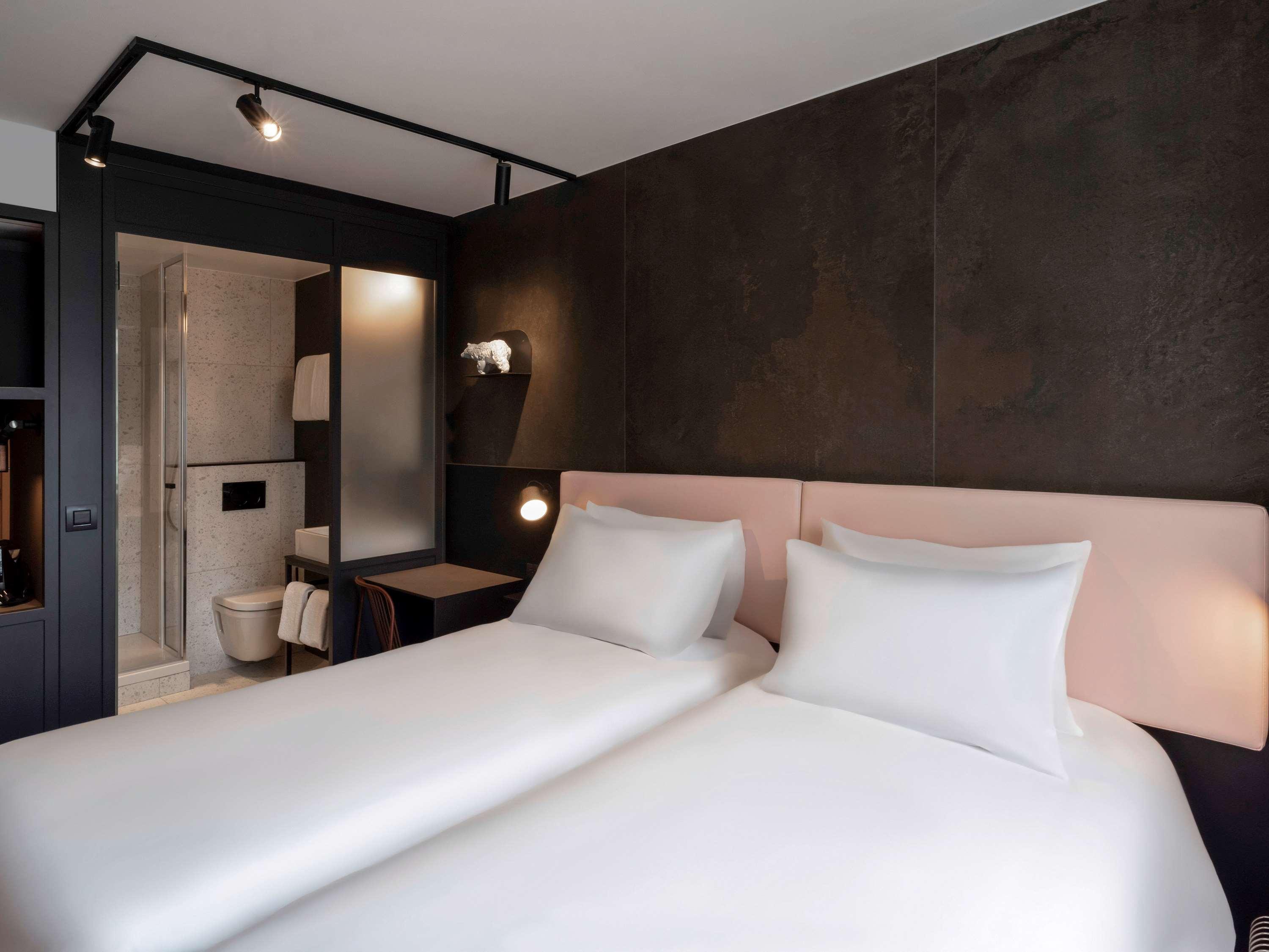 Отель Tribe Paris Batignolles Экстерьер фото