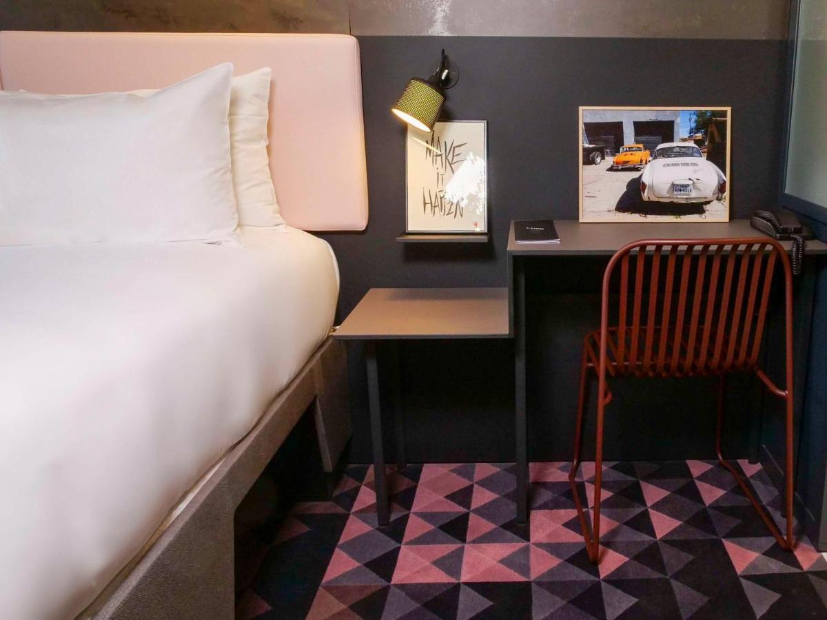 Отель Tribe Paris Batignolles Экстерьер фото