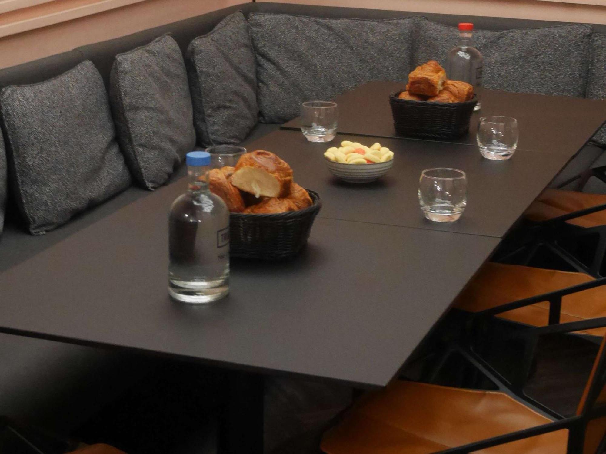 Отель Tribe Paris Batignolles Экстерьер фото